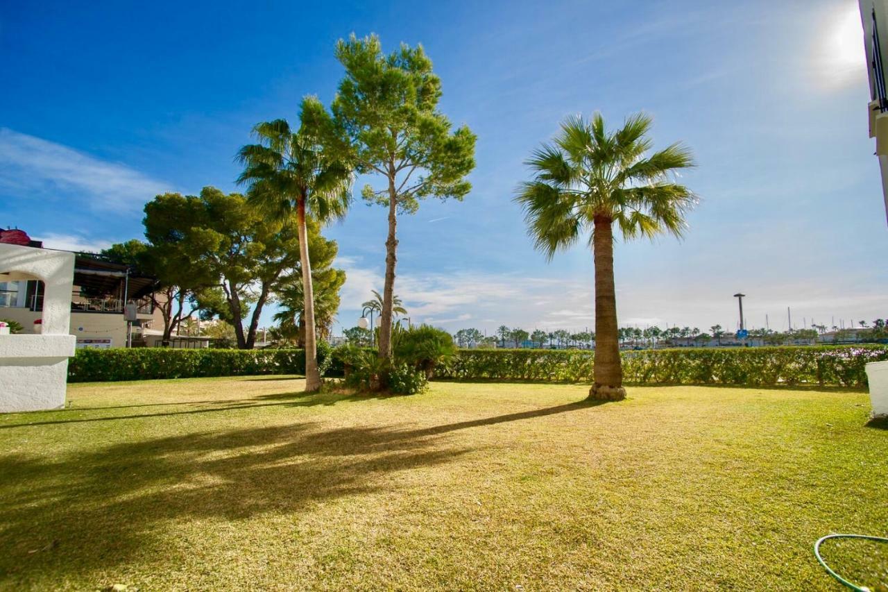 Beachfront Apartment Port d'Alcúdia Exterior foto